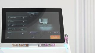 Ống cách nhiệt tần suất kép để chống lão hóa Mặt nâng vàng RF Microneedle Machine